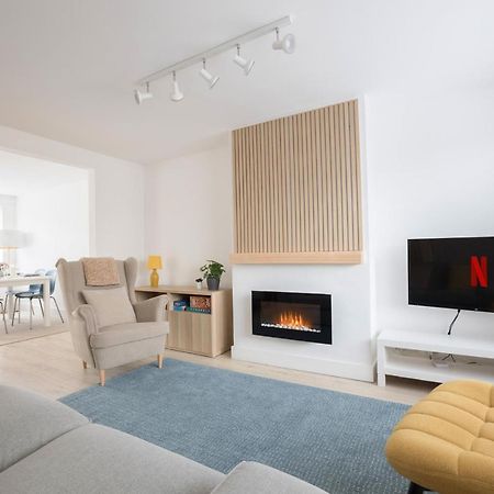 Elegant Home Mod Kitchen, Fast Wi-Fi, Free Parking 캐릭퍼거스 외부 사진