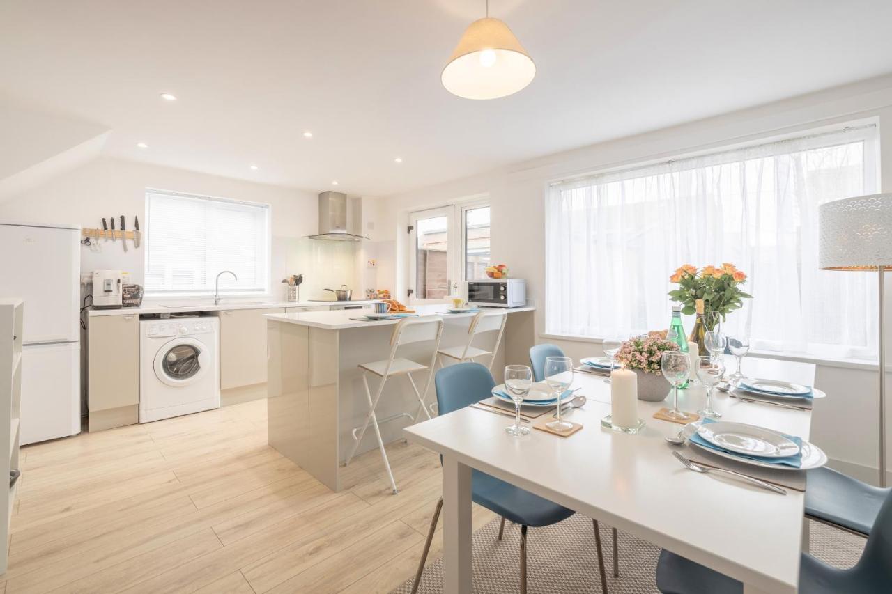 Elegant Home Mod Kitchen, Fast Wi-Fi, Free Parking 캐릭퍼거스 외부 사진