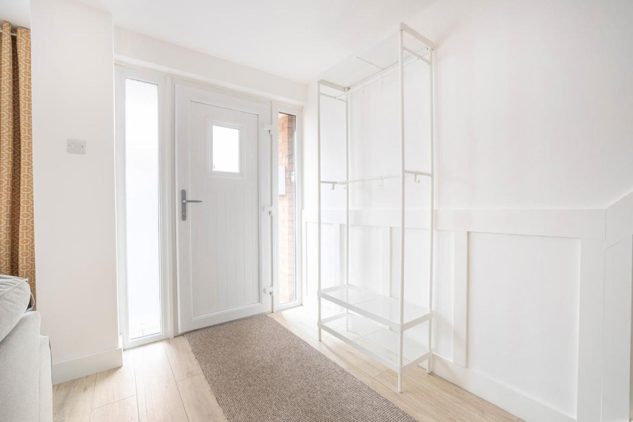 Elegant Home Mod Kitchen, Fast Wi-Fi, Free Parking 캐릭퍼거스 외부 사진