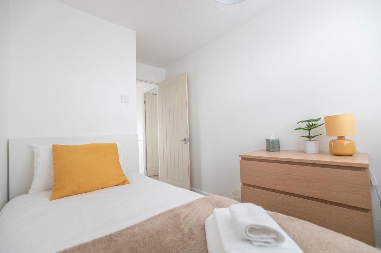 Elegant Home Mod Kitchen, Fast Wi-Fi, Free Parking 캐릭퍼거스 외부 사진