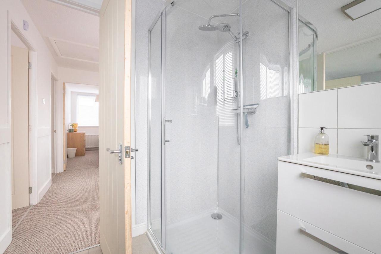 Elegant Home Mod Kitchen, Fast Wi-Fi, Free Parking 캐릭퍼거스 외부 사진