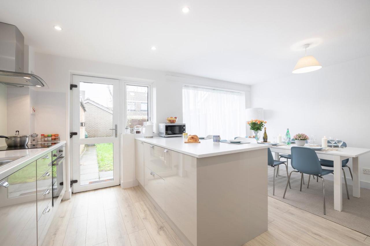 Elegant Home Mod Kitchen, Fast Wi-Fi, Free Parking 캐릭퍼거스 외부 사진